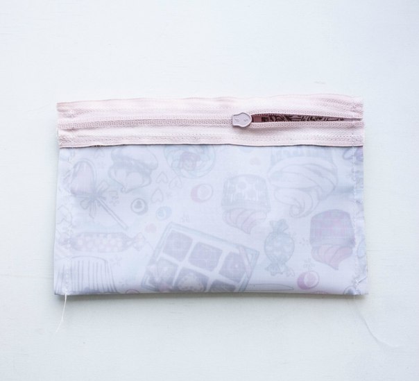 Очень простая косметичка для начинающих.