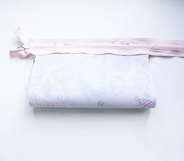 Очень простая косметичка для начинающих.