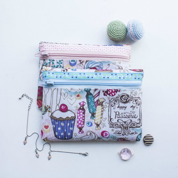 Очень простая косметичка для начинающих.