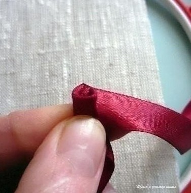 Прекрасная роза атласными лентами: мастер-класс