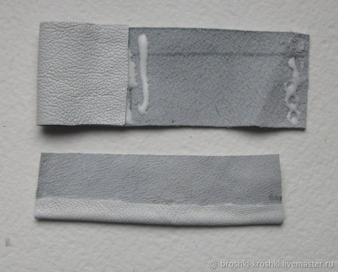 ​Брошь из кожи и меха