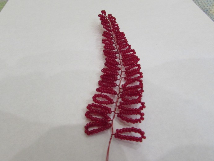 ​Изумительно красивый цветок из бисера