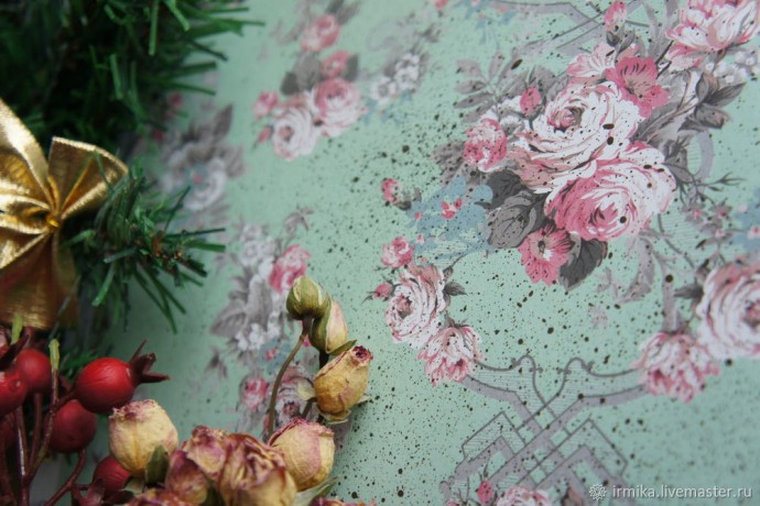 Украшение в винтажном стиле