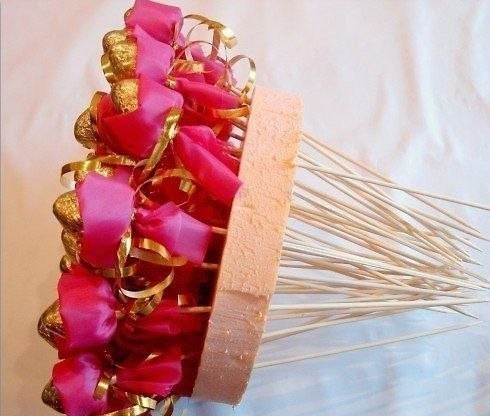 ​Шикарный огромный букет из конфет