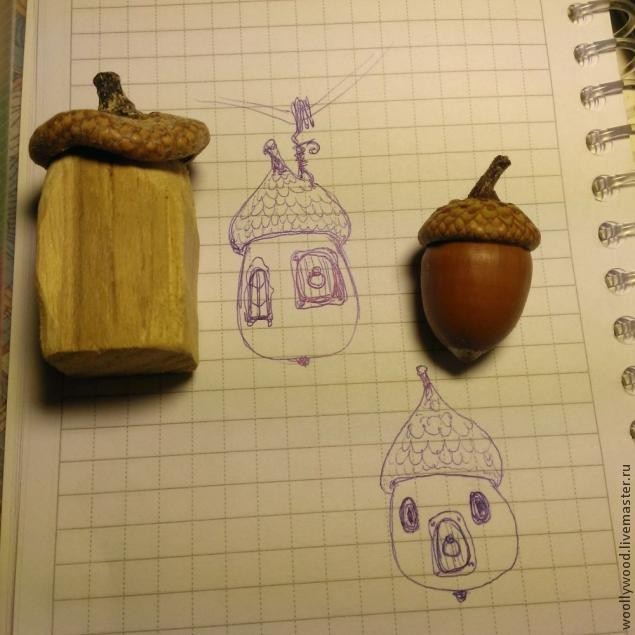 Кулон-домик в форме желудя