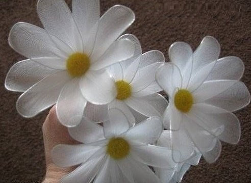 Ромашки из капрона