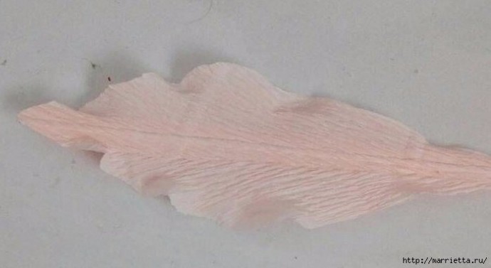 Восхитительная лилия из гофрированной бумаги