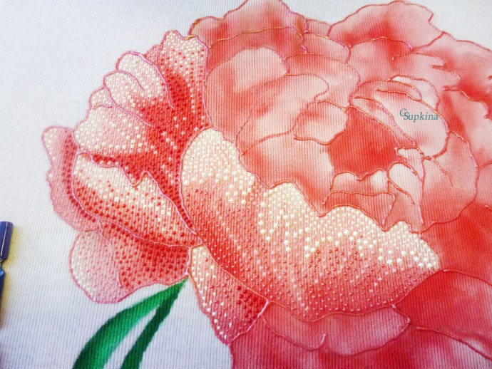 Рисование пиона на футболке