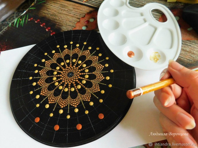 Панно в технике Dot-art