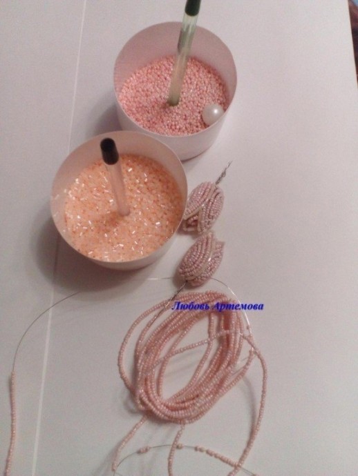 Пышная роза из бисера Пышная роза из бисера