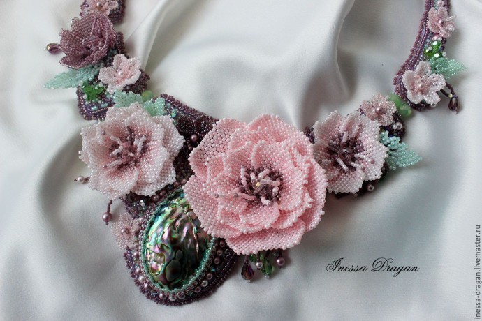 ​Идеи создания прекрасных ожерелий из бисера с объёмными цветами