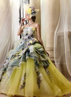 ​Роскошные сказочные вечерние платья с цветами