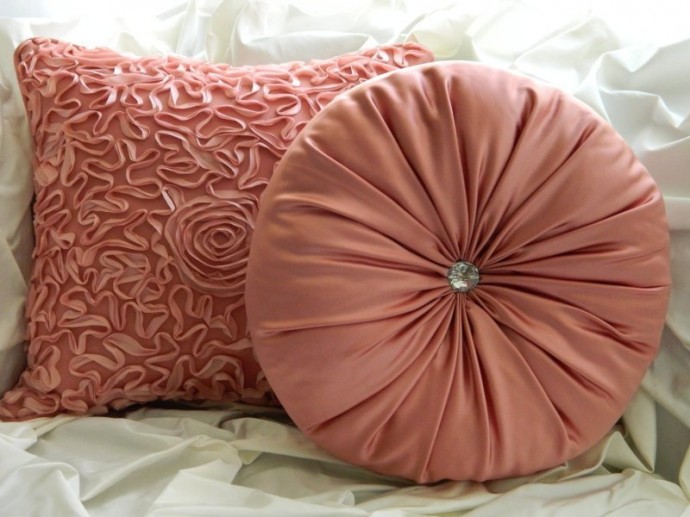 Самые разные и красивые идеи оформления подушек