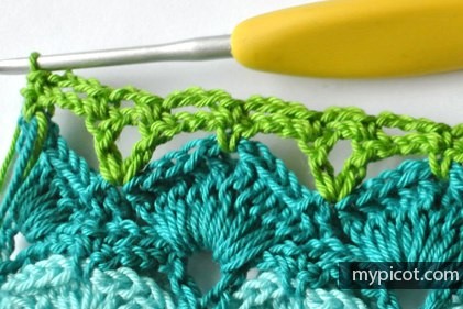 Яркий геометрический узор крючком