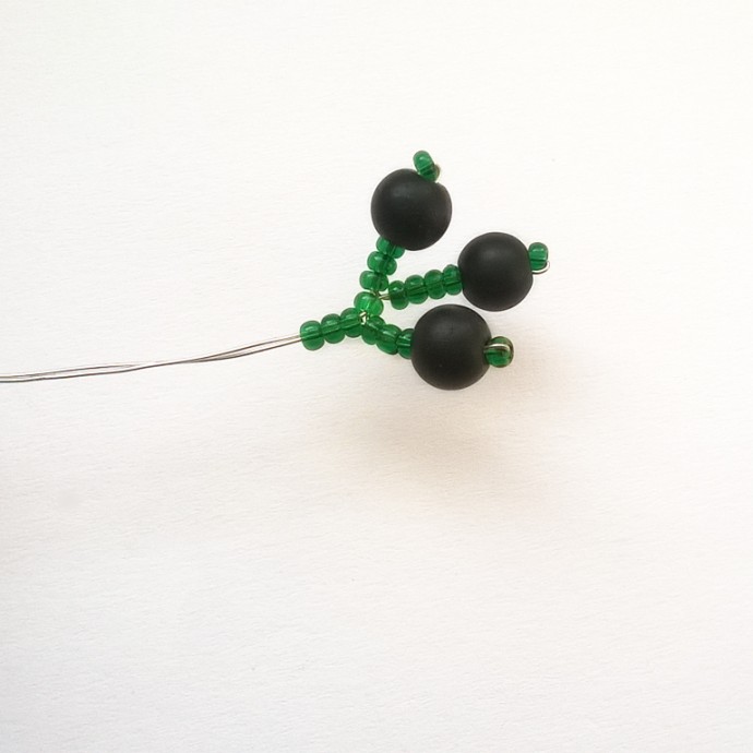 Шпилька со смородиной