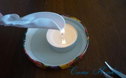 Роза из пластиковых ложек