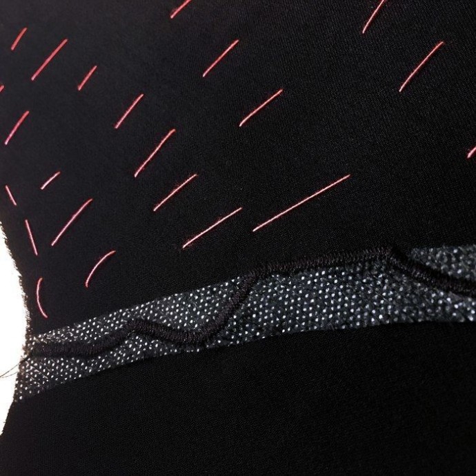 ​Декорирование платья русским платком