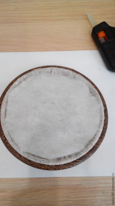 Вышитые желуди