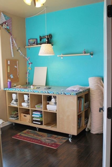 ​Удобный стол для рукоделия