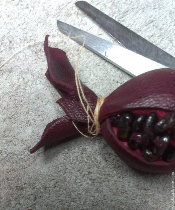 Гранат из кожи Гранат из кожи