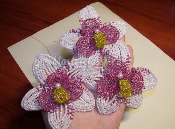 Орхидея из бисера