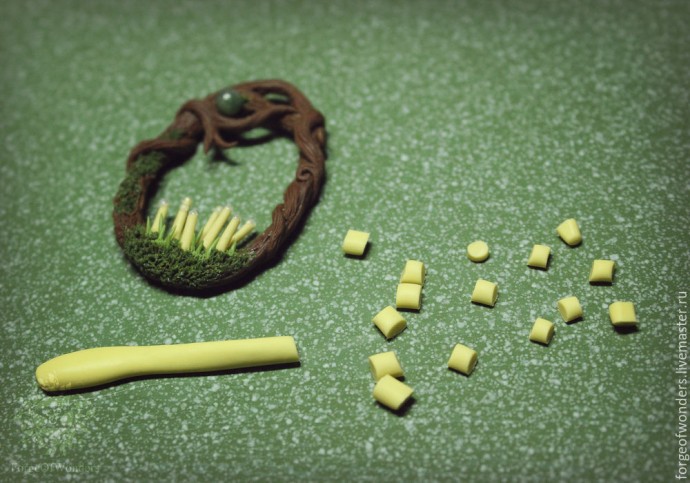 Кулон с грибами из полимерной глины Кулон с грибами из полимерной глины