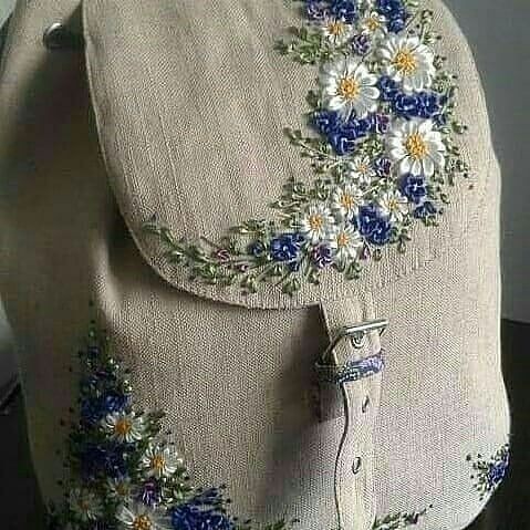 ​Прекрасные рюкзаки, покрытые цветами