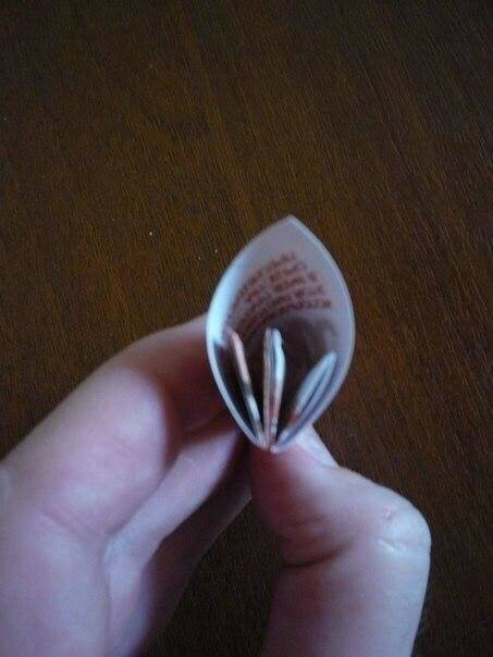 Топиарий из сизаля и купюр «цветы-кусудама»