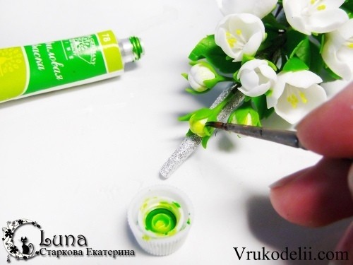 Заколка "Ветка жасмина" из полимерной глины