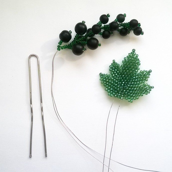 Шпилька со смородиной