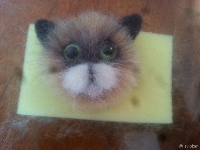 Брошь в виде кота Брошь в виде кота