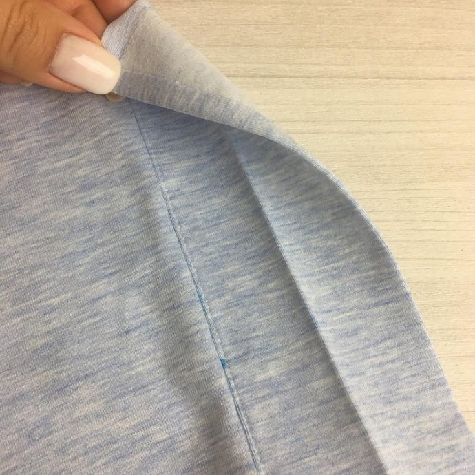 Обработка застёжки поло с пуговицами Обработка застёжки поло с пуговицами