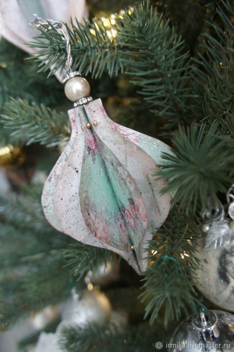Украшение в винтажном стиле