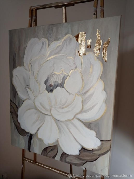 Приклеивание золотой патали на картину