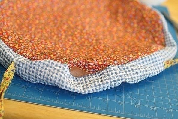 Мягкая сидушка из остатков ткани