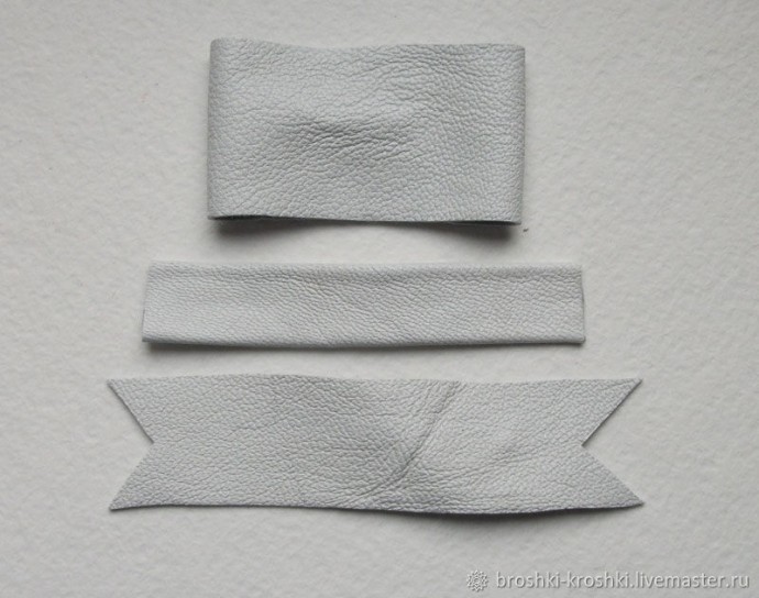 ​Брошь из кожи и меха