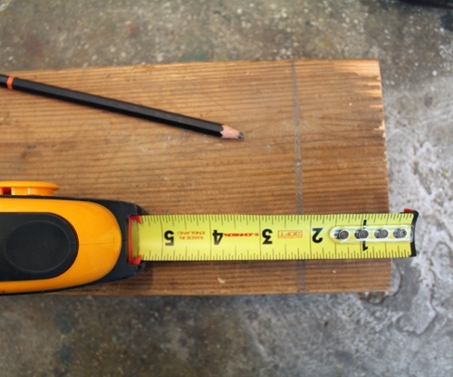 Подвесная полка на старых ремнях