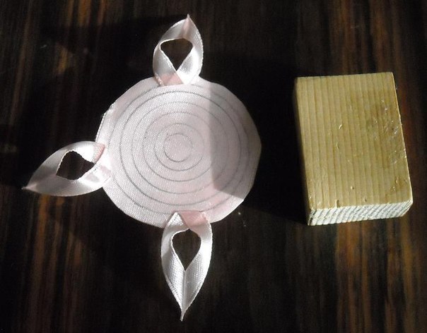 Георгин из лент: канзаши