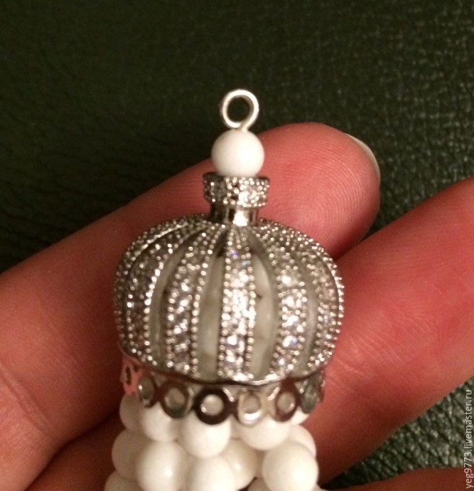 Кисть из бусин для сотуара