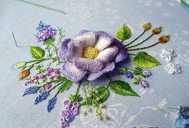 Объемная вышивка: цветы