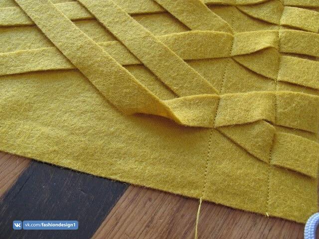 "Плетеная" наволочка из фетра для декоративной подушки