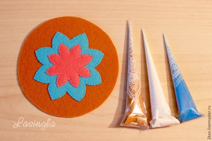 Яркая мандала из фетра