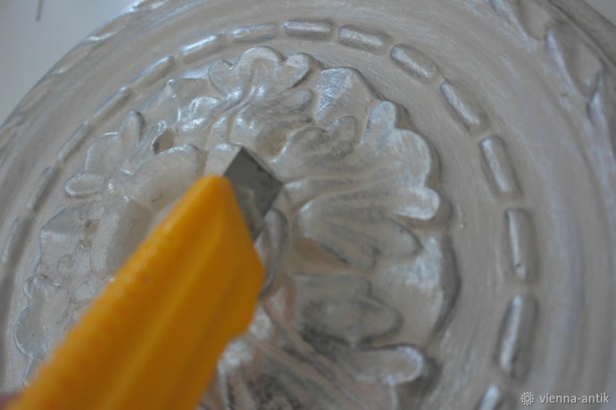 Настенные часы из потолочной розетки