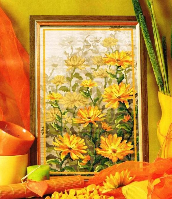 Вышитые цветы в желтых тонах
