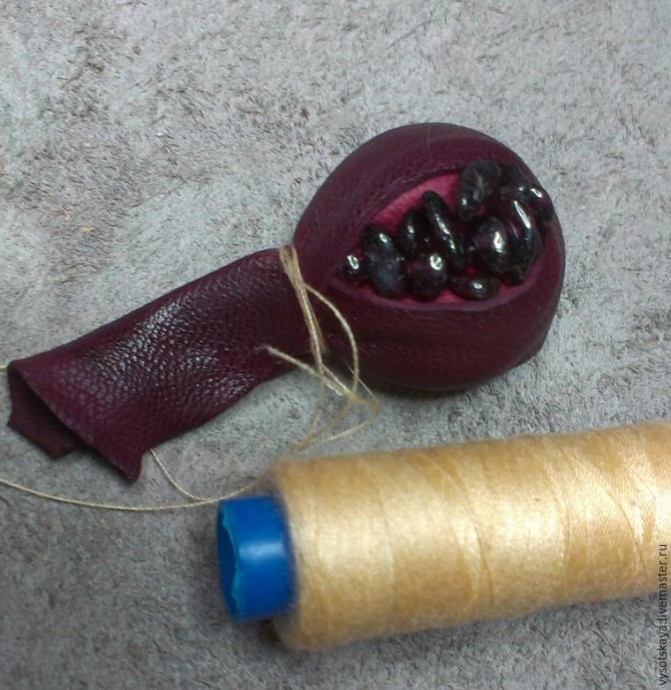 Гранат из кожи Гранат из кожи