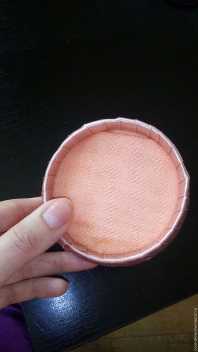 Корзинка с цветами из атласных лент