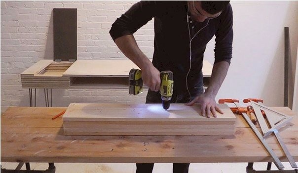 Деревянная полочка для цветов Деревянная полочка для цветов