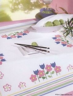Украшаем скатерти и салфетки цветочной вышивкой