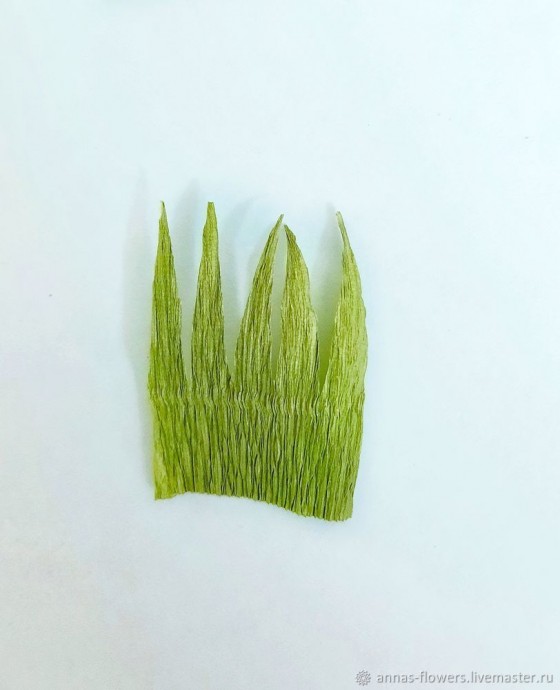 Роза из гофрированной бумаги