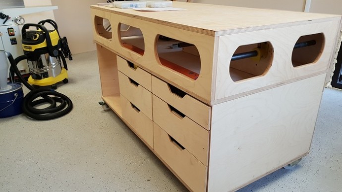 Рабочий стол в мастерскую